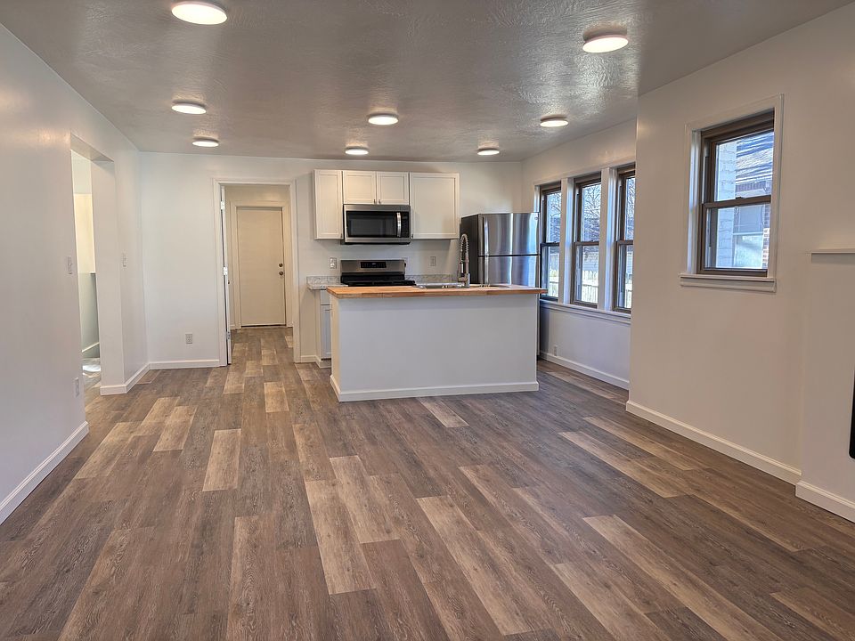 1st image of 1004 E Delmar St