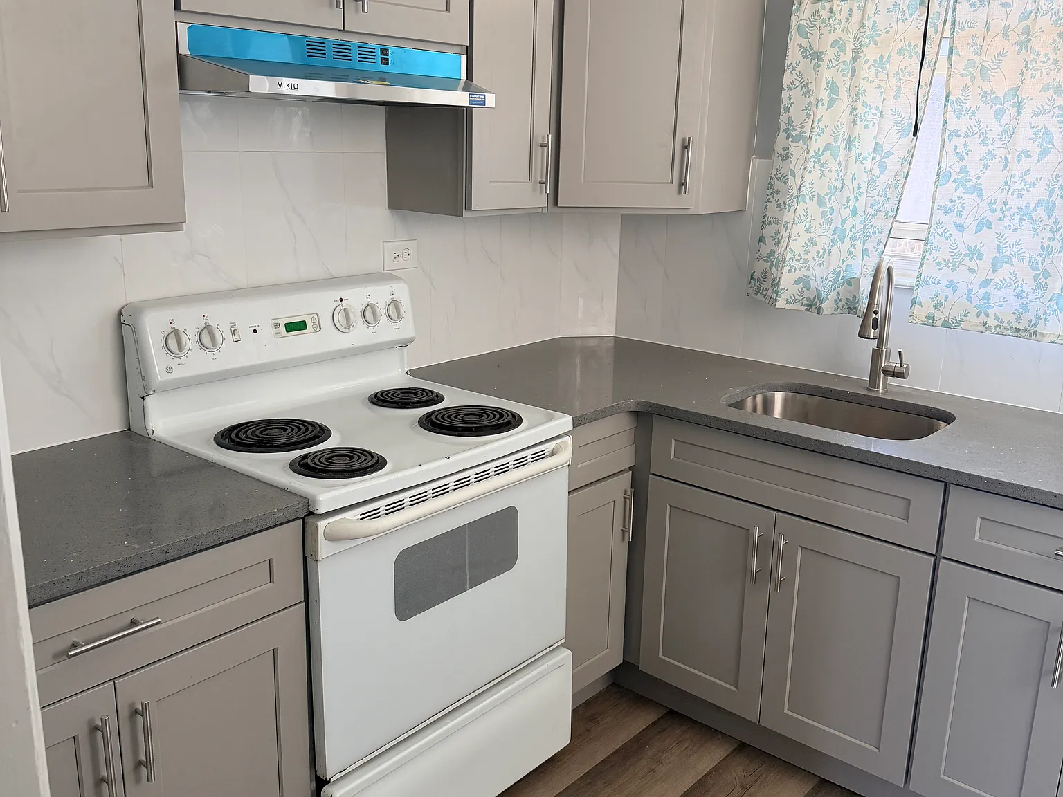3 bed, 1200 sqft, $1,700 — Photo 4