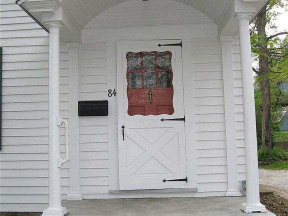 3rd image of 84 N Oviatt St