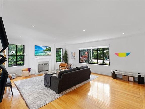 4th image of 5261 La Gorce Dr #0