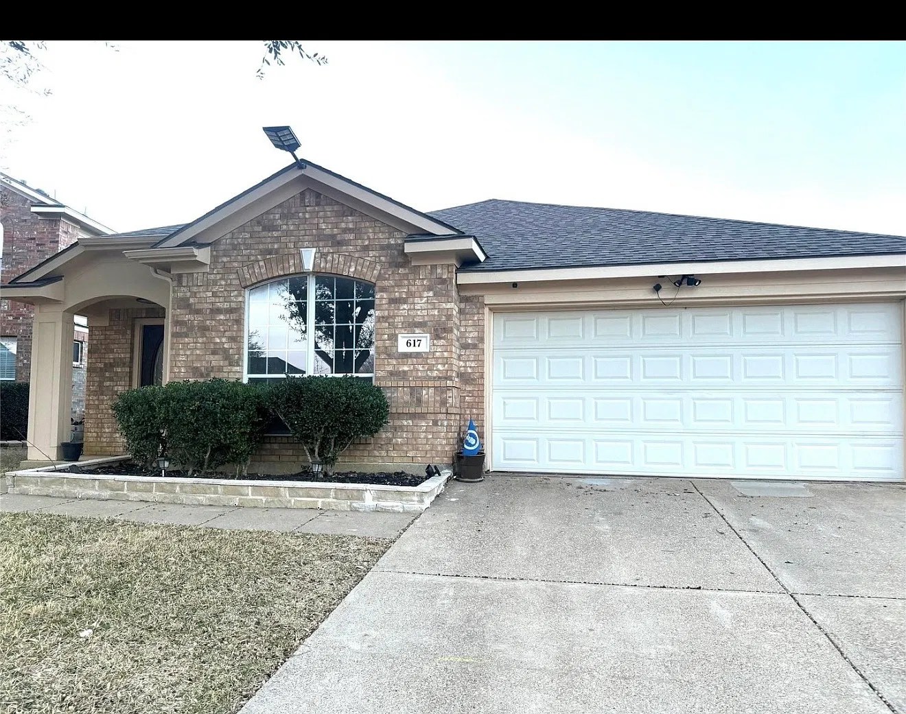4 bed, 2137 sqft, $2,600 — Photo 1