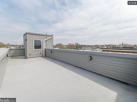 5th image of 3012 W Oxford St #2F