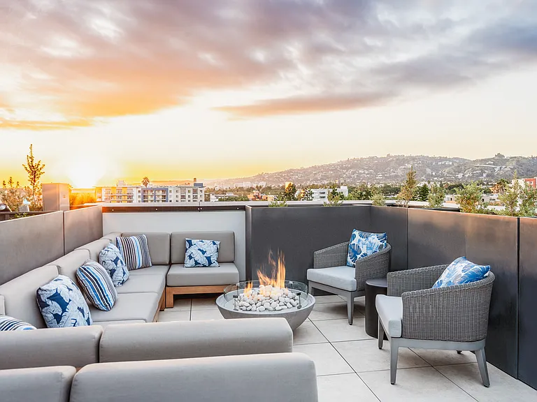 SMB Hollywood — Photo 18