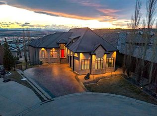 212 E Gleneagles Estates Ln, Cochrane, AB T4C2H7