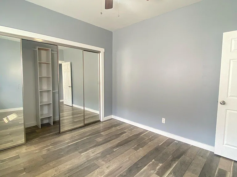 637 Linden Ave #1/2 — Photo 9
