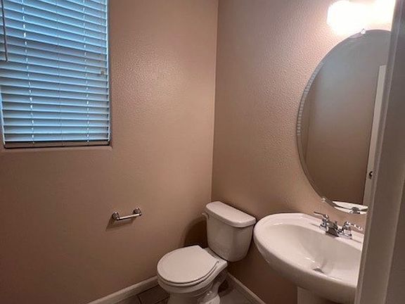 5th image of 3724 E Myrtle Ave