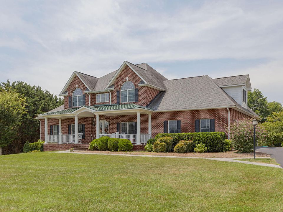 1st image of 17 High Meadow Dr