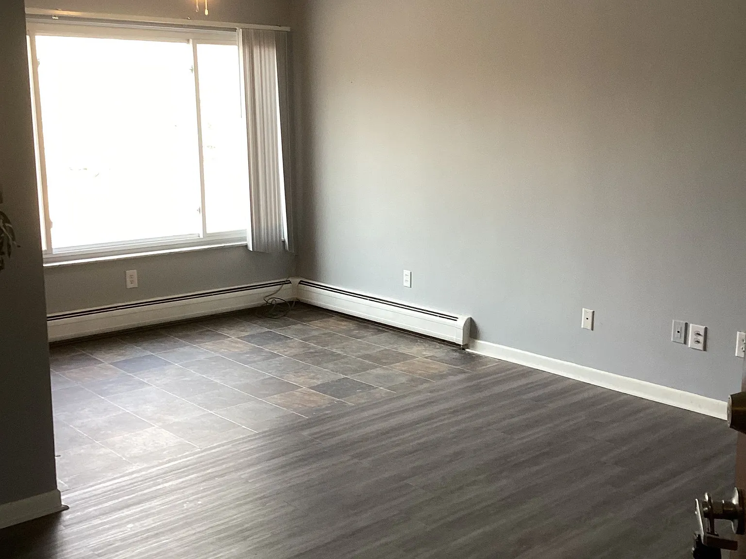 415 E Mill St — Photo 4