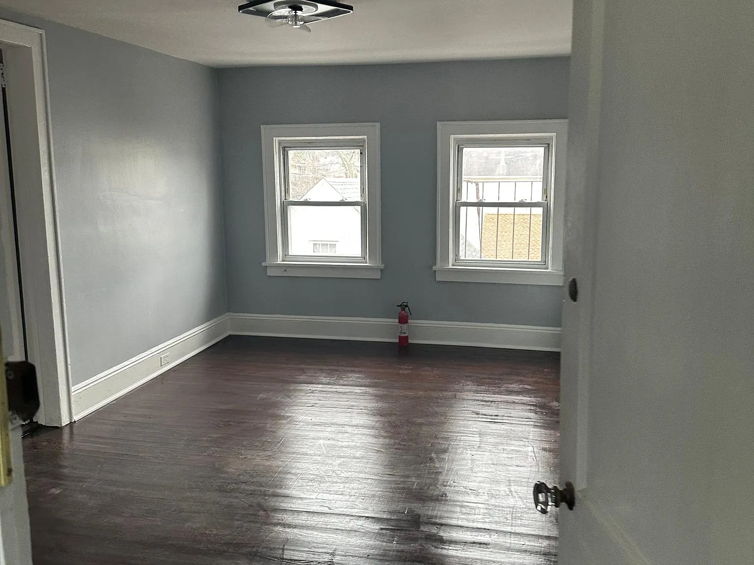 3 bed, 1.5 bath, 1000 sqft, $3,800 — Photo 2
