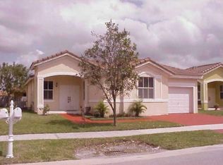 19821 NW 81st Pl, Hialeah, FL 33015