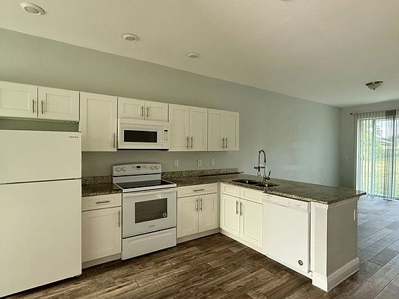 3rd image of 710 Leopard Ct #A