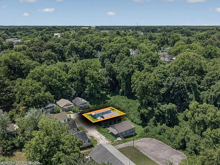 403 Spring Ct — Photo 37