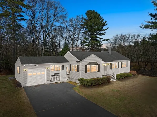 18 Charlesgate Rd, Hopedale, MA 01747