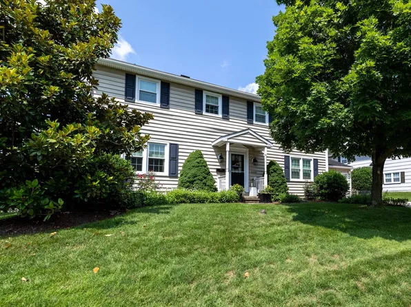 8208 Thornton Rd, Towson, MD 21204
