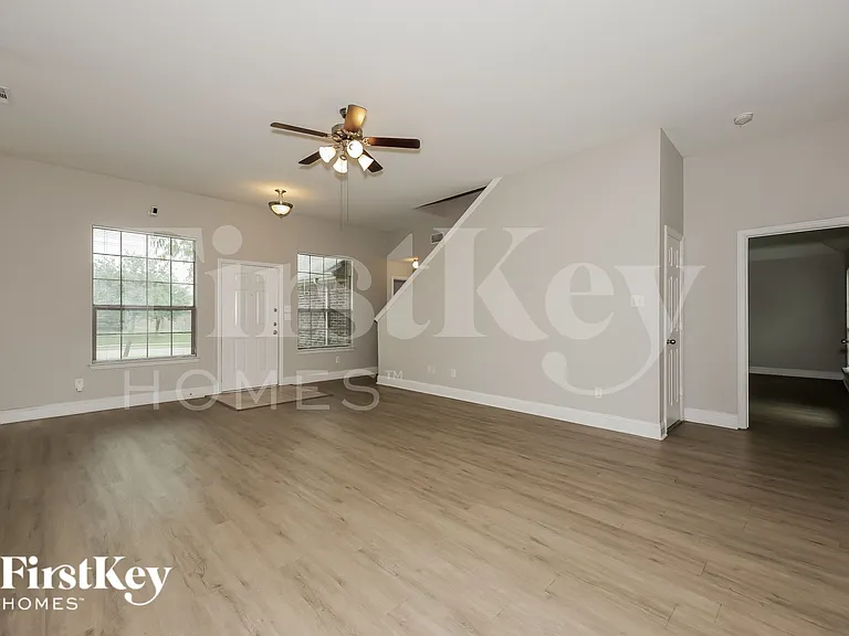 15630 Gatsby Ln — Photo 2