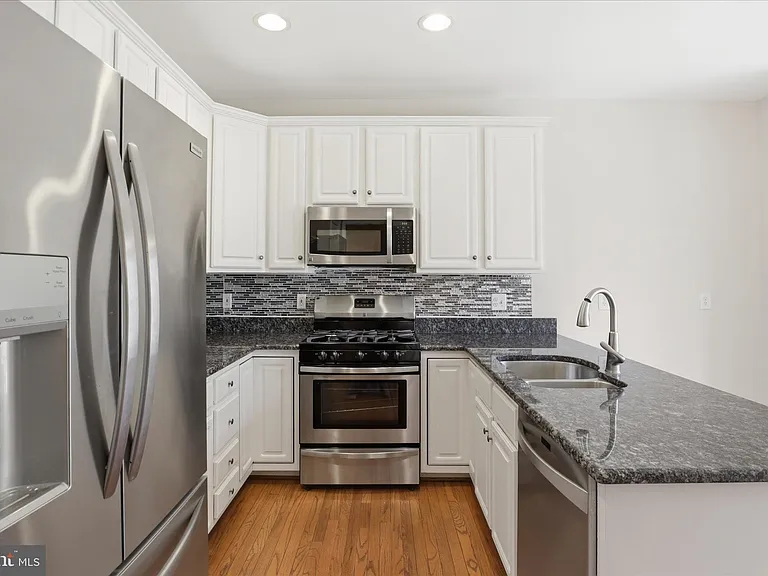 12872 Fair Valley Ct — Photo 4