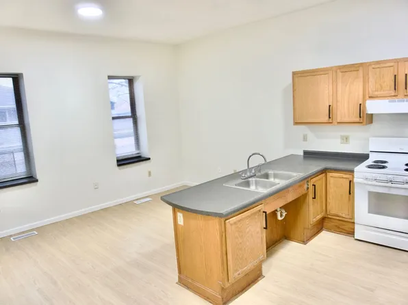 1128 W 5th St, 1128 W 5th St APT 1, Davenport, IA 52802