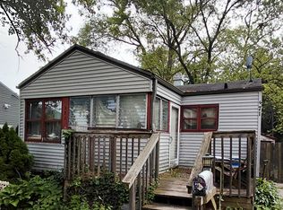 571 Farnum St, Aurora, IL 60505