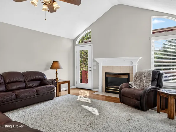 8731 Lough Dr, Louisville, KY 40291