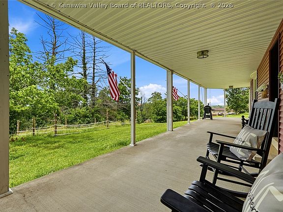 3rd image of 2136 Grandview Ridge Rd