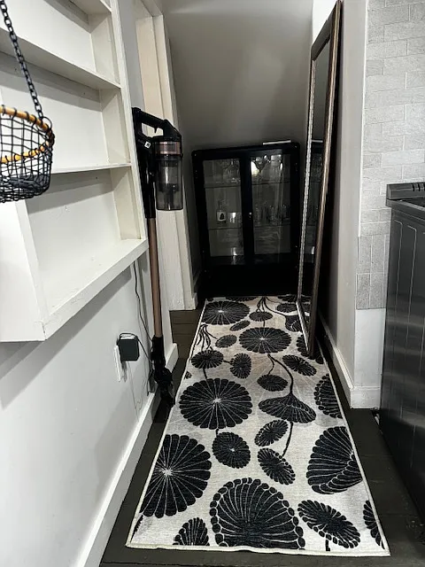1 bed, 700 sqft, $1,900 — Photo 3