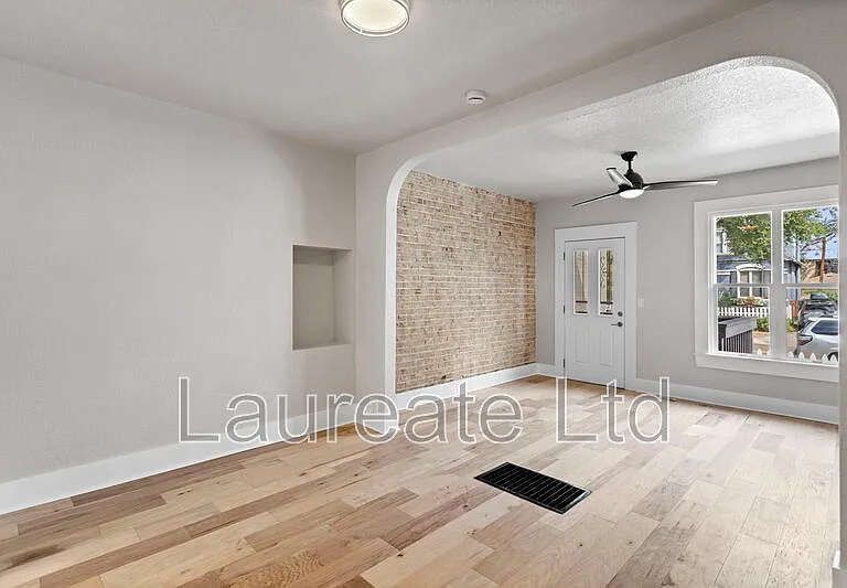 712 E 1st Ave — Photo 6
