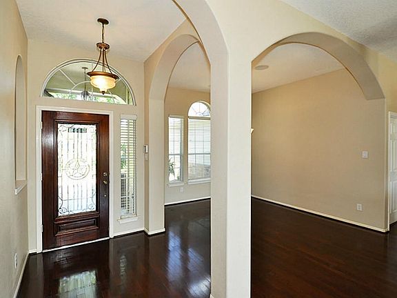 4th image of 2206 Cherry Hill Ct