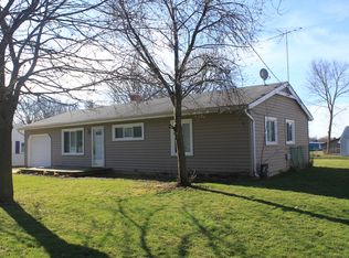 5011 3 Oaks Rd, Crystal Lake, IL 60014