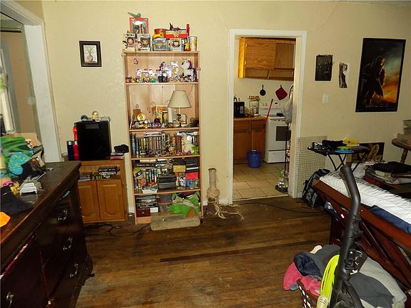 4th image of 1003 Morris Dr