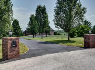 2070 River Wood Dr, Nixa, MO 65714