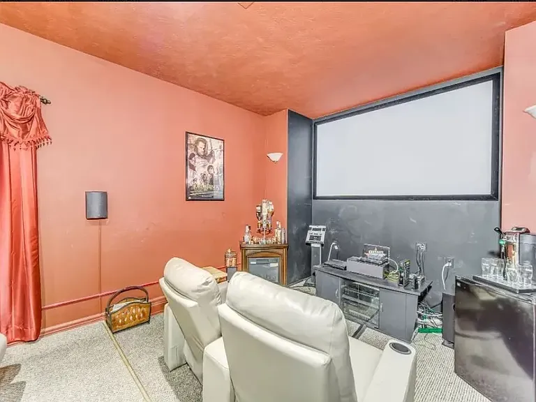1630 Jackson Way NW — Photo 3