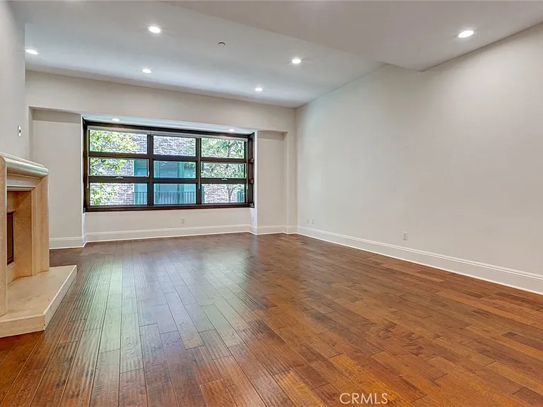 2323 S Beverly Glen Blvd #8 — Photo 12