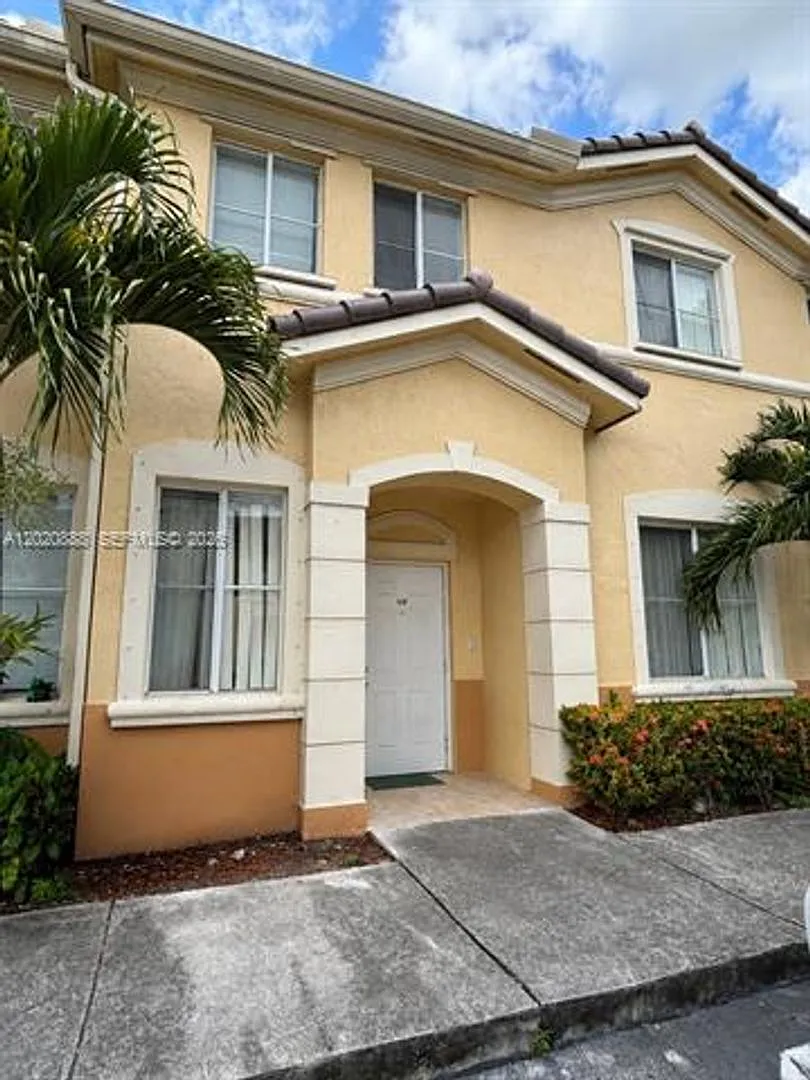 6920 NW 177th St cu-Q101, Hialeah, FL 33015 — Photo 2