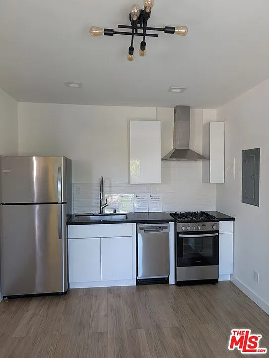 Studio, 1.0 bath, 5852 sqft, $2,350 — Photo 3