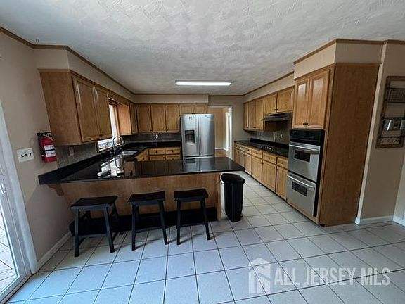 3rd image of 295 Pleasant Valley Rd