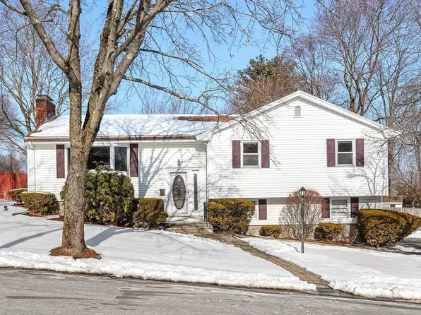 2 Valley Rd, Stoneham, MA 02180