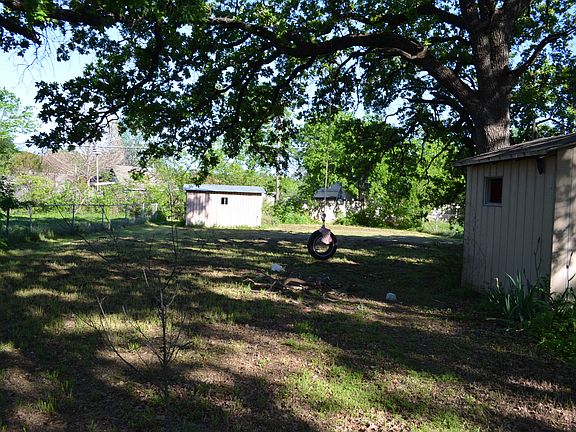 3rd image of 1204 Glenda Dr