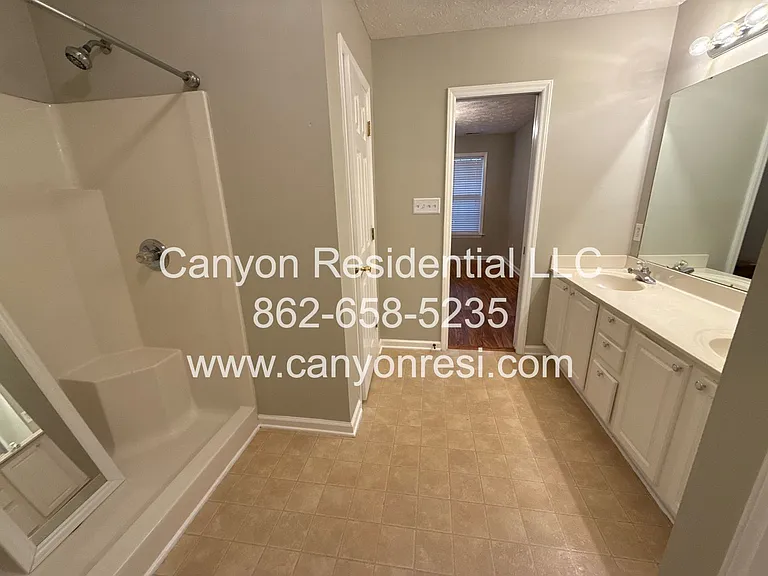 2544 Forest Lodge Dr — Photo 9