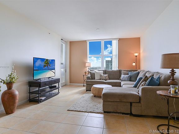 2nd image of 511 SE 5th Ave APT 1712