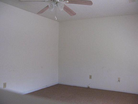 5th image of 38 Crocker Dr