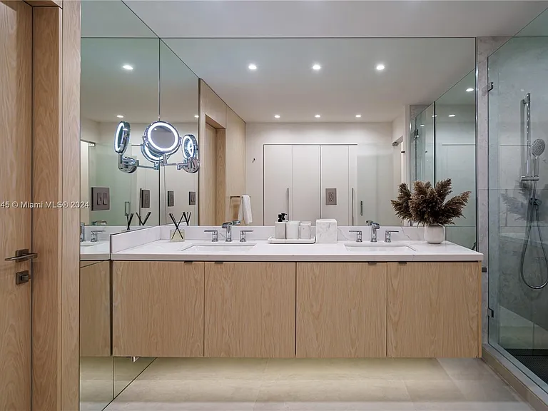 19115 Fisher Island Dr #19115 — Photo 20