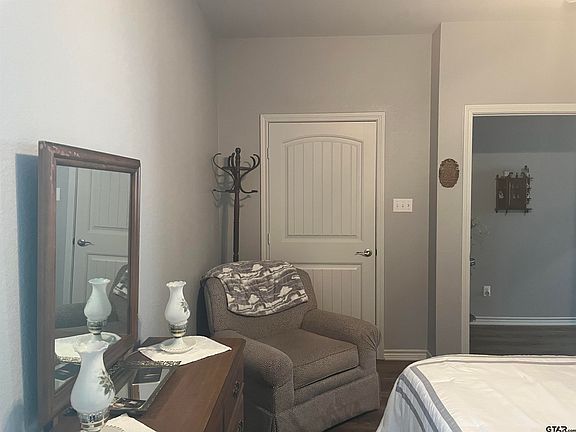 3rd image of 7926 Nelwyn Ln