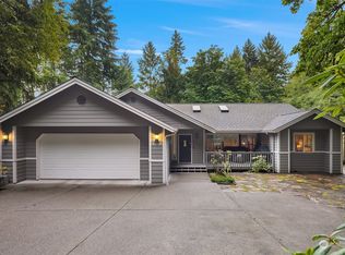 8218 Hansen Rd NE, Bainbridge Island, WA 98110