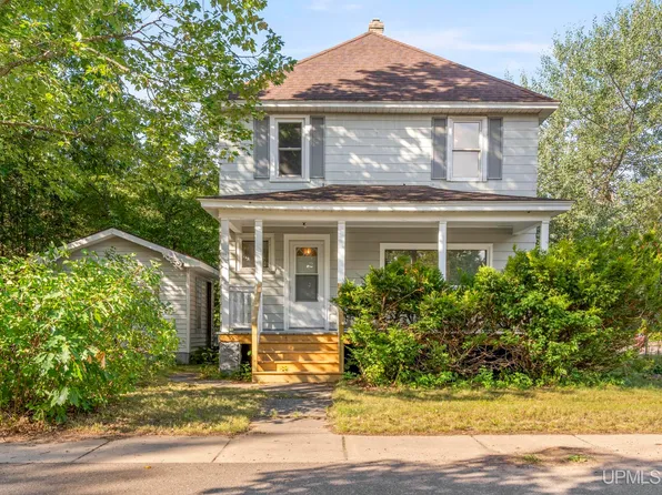 195 N Oak St, Gwinn, MI 49841