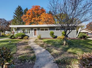 W168N8501 Jacobson Dr, Menomonee Falls, WI 53051