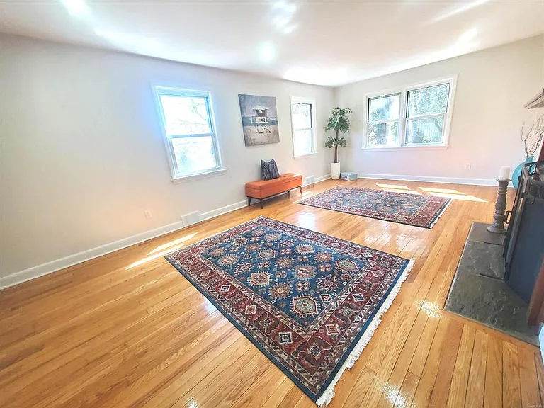 17 Woodlawn Ave — Photo 12