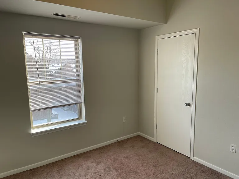 313 S Gilbert St #2022 — Photo 8