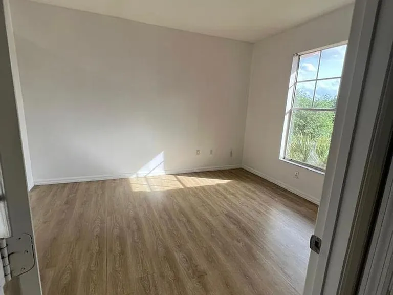 5548 Metrowest Blvd #6 — Photo 5