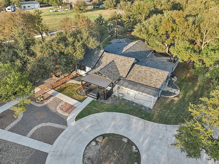 1739 Starwood Dr — Photo 8