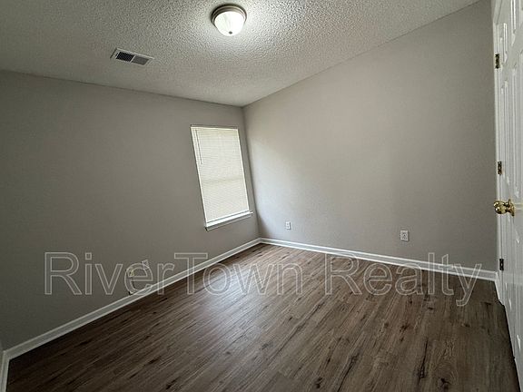 4th image of 7986 Marsha Woods Dr